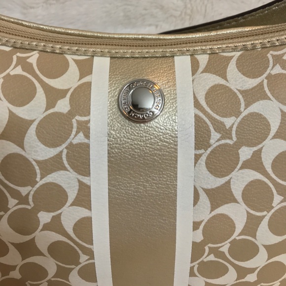 Signature coach bag! - Picture 8 of 8